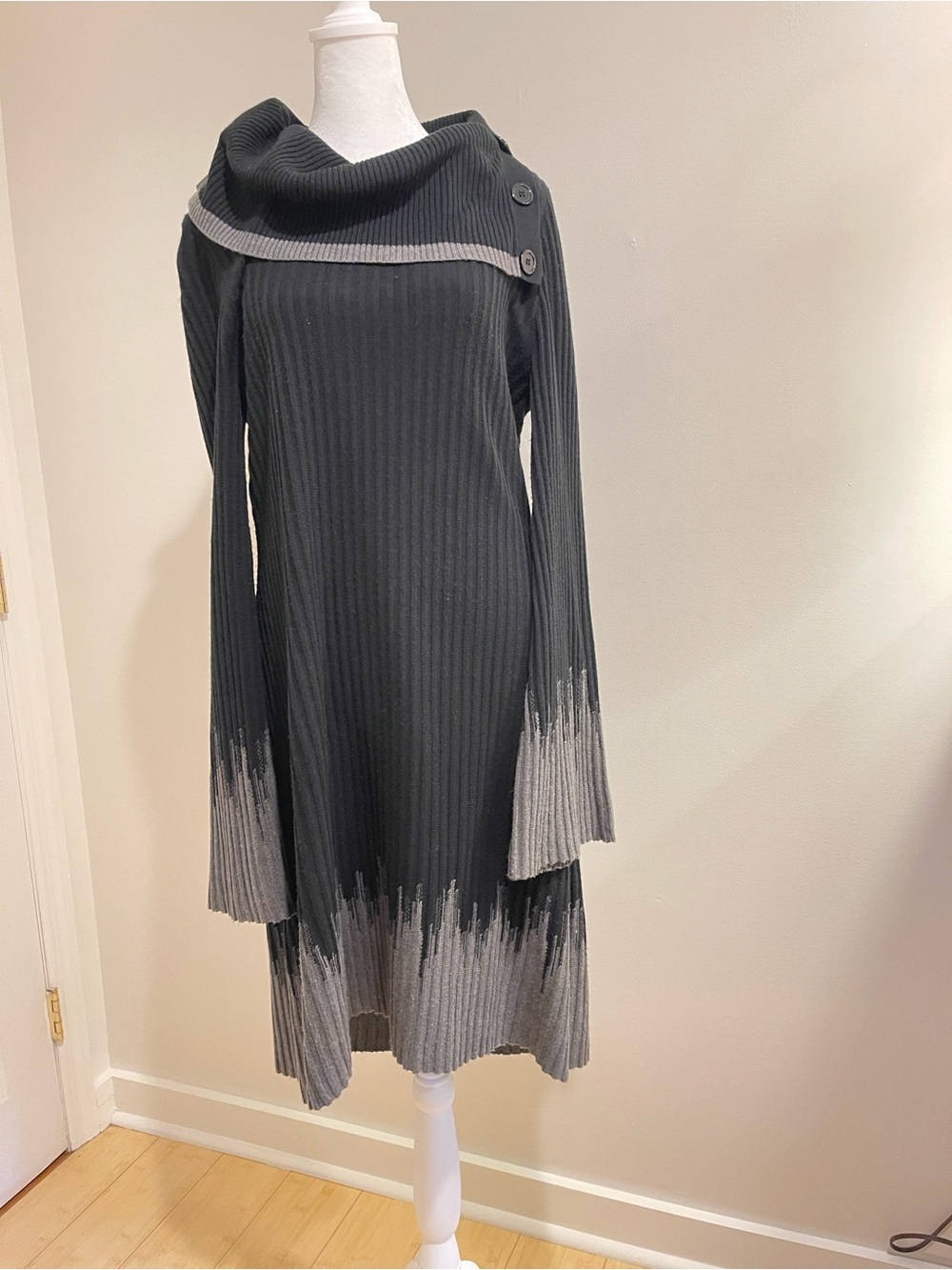 Sandra Darren Black Ribbed Knit Long Sleeve Dress with Gray Ombre Accents